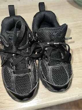 Nike Kids Black Mesh Athletic Sneakers